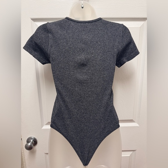 Stylish Gray Ribbed Bodysuit - Picture 2 of 3